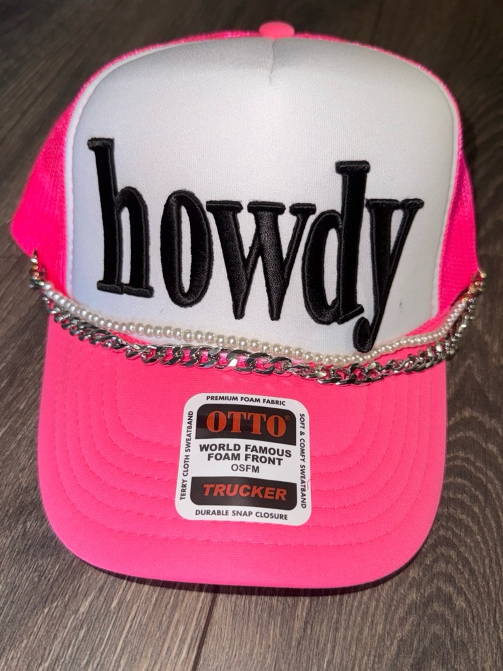 OTTO Hot Pink and White 'howdy' Trucker Hat with Chain Detail
